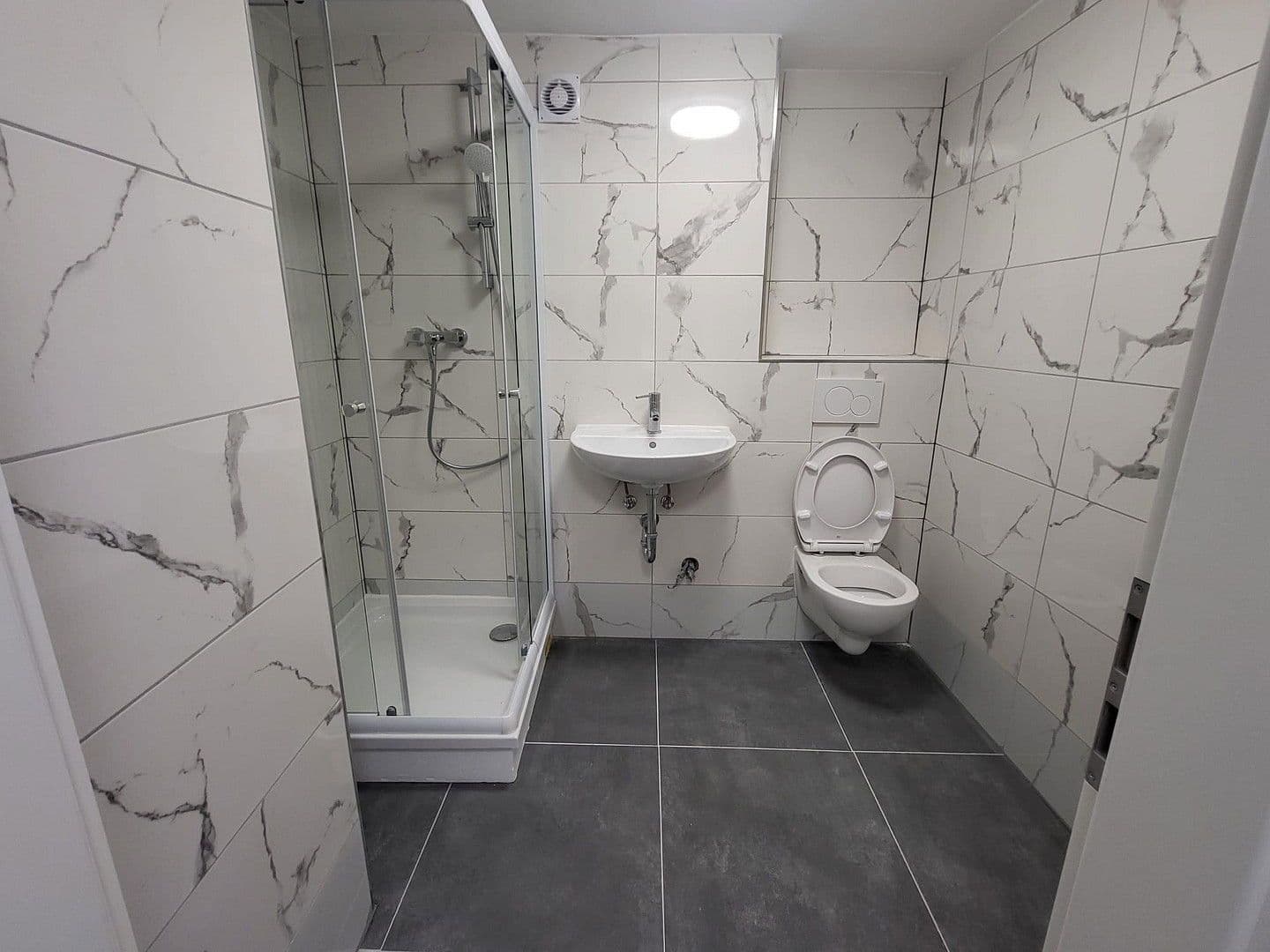 Prenájom bytu 2-izbový 26 m², Köln, Severné Porýnie - Westfálsko Prenájom bytu 2-izbový 26 m², Köln, Severné Porýnie - Westfálsko