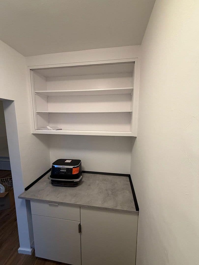 Prenájom bytu 1-izbový 33 m², Kölner Landstraße, Düsseldorf, Severné Porýnie - Westfálsko Prenájom bytu 1-izbový 33 m², Kölner Landstraße, Düsseldorf, Severné Porýnie - Westfálsko