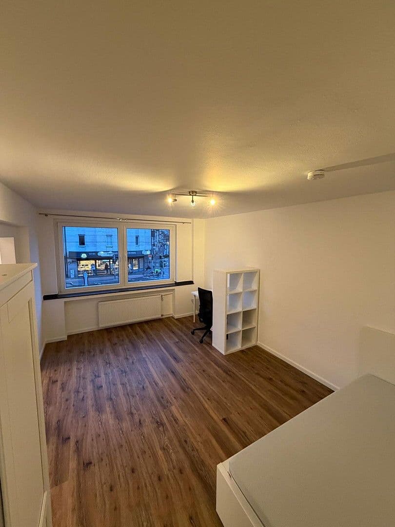 Prenájom bytu 1-izbový 33 m², Kölner Landstraße, Düsseldorf, Severné Porýnie - Westfálsko Prenájom bytu 1-izbový 33 m², Kölner Landstraße, Düsseldorf, Severné Porýnie - Westfálsko