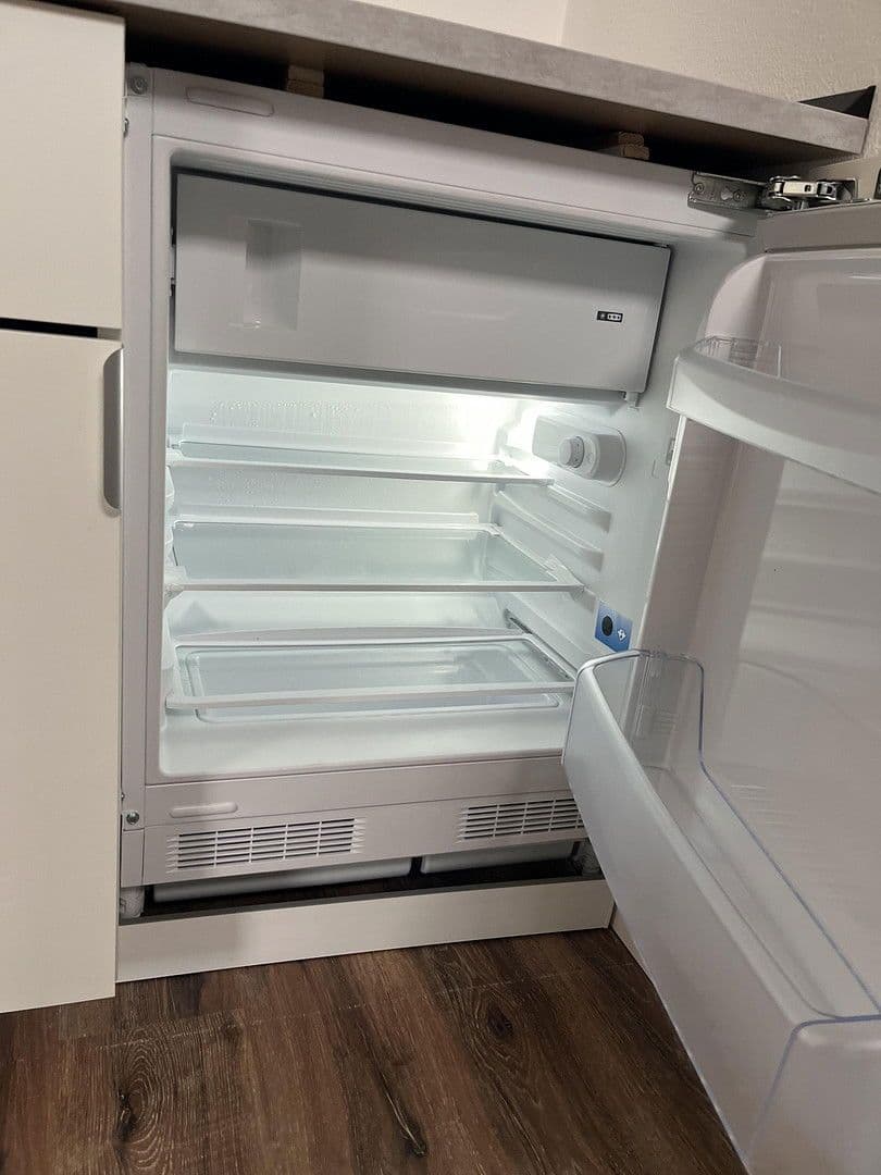 Prenájom bytu 1-izbový 33 m², Kölner Landstraße, Düsseldorf, Severné Porýnie - Westfálsko Prenájom bytu 1-izbový 33 m², Kölner Landstraße, Düsseldorf, Severné Porýnie - Westfálsko