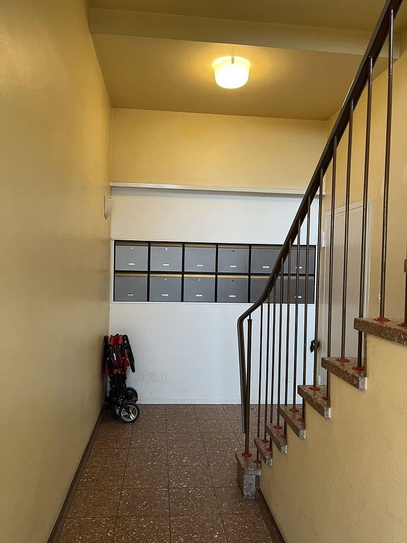 Prenájom bytu 1-izbový 33 m², Kölner Landstraße, Düsseldorf, Severné Porýnie - Westfálsko Prenájom bytu 1-izbový 33 m², Kölner Landstraße, Düsseldorf, Severné Porýnie - Westfálsko