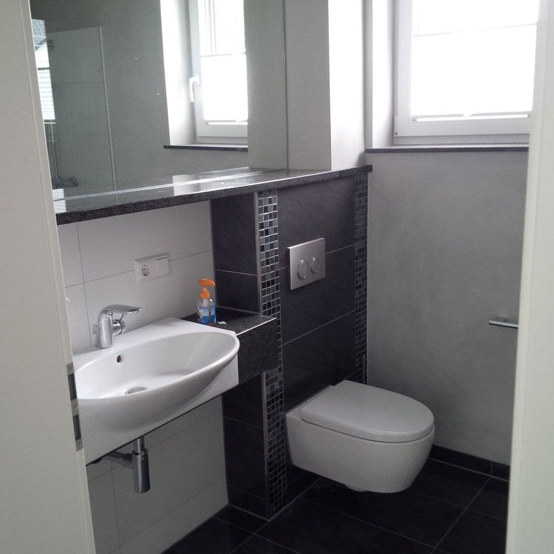 Predaj domu 220 m², pozemek 600 m², Kleines Wiesental, Bádensko-Wurttembersko Predaj domu 220 m², pozemek 600 m², Kleines Wiesental, Bádensko-Wurttembersko