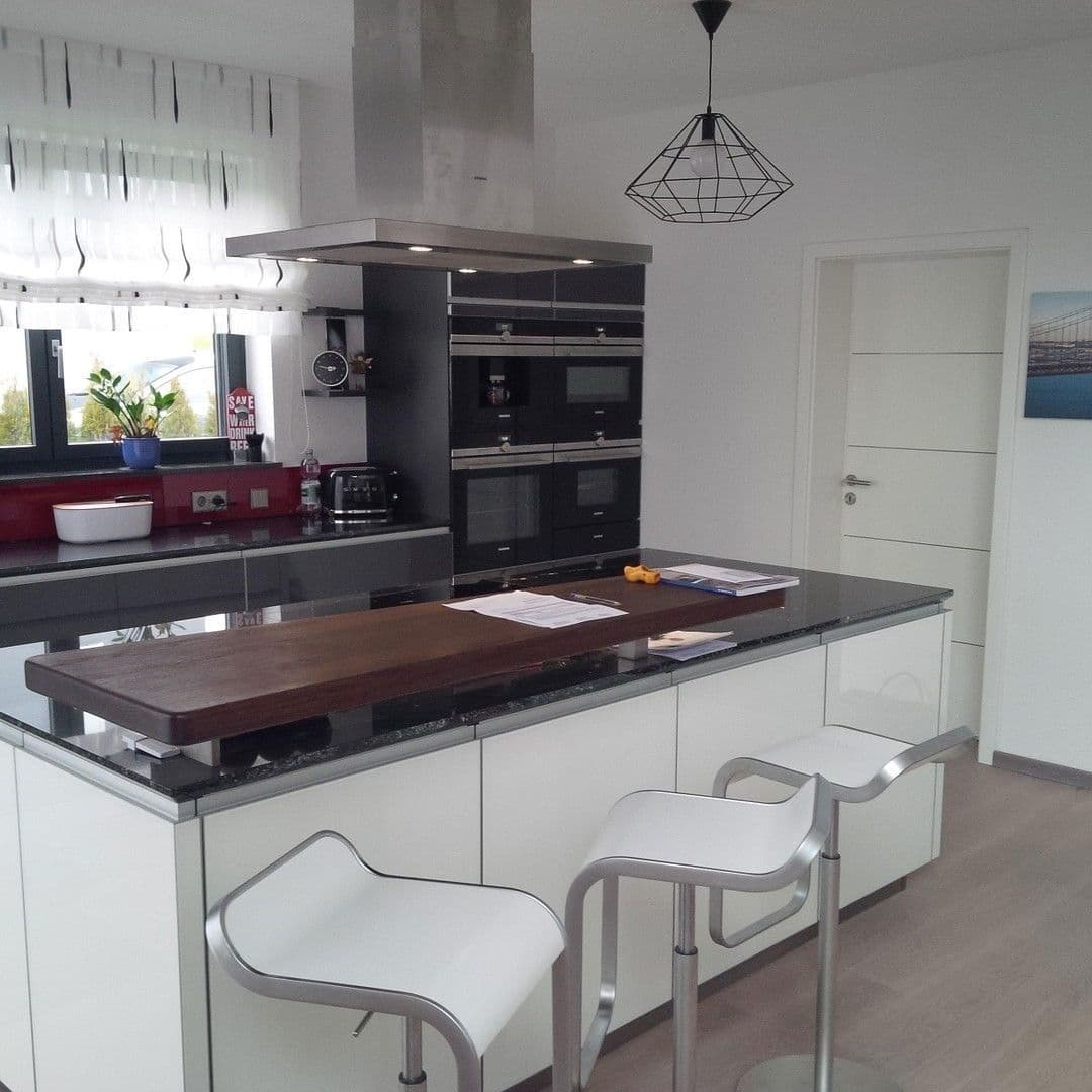 Predaj domu 220 m², pozemek 600 m², Kleines Wiesental, Bádensko-Wurttembersko Predaj domu 220 m², pozemek 600 m², Kleines Wiesental, Bádensko-Wurttembersko