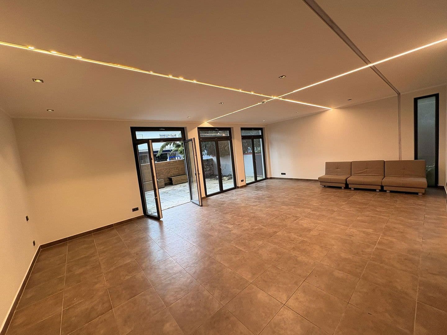 Prenájom bytu 2-izbový 80 m², Oppenheim, Porýnie-Falcko Prenájom bytu 2-izbový 80 m², Oppenheim, Porýnie-Falcko