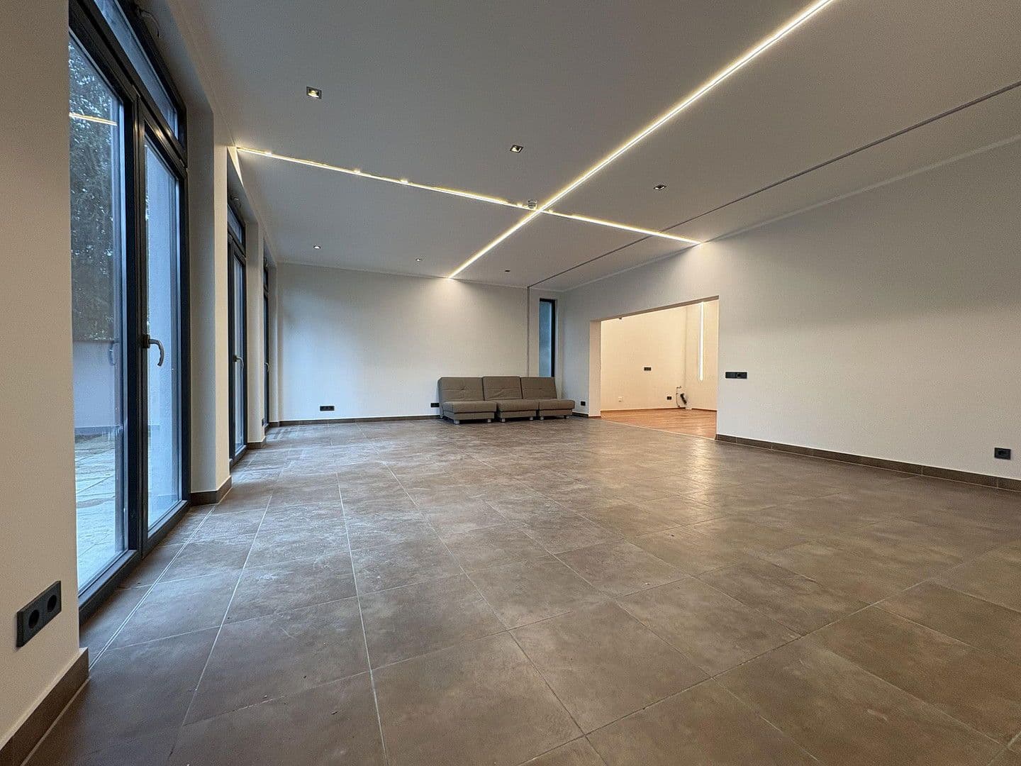 Prenájom bytu 2-izbový 80 m², Oppenheim, Porýnie-Falcko Prenájom bytu 2-izbový 80 m², Oppenheim, Porýnie-Falcko