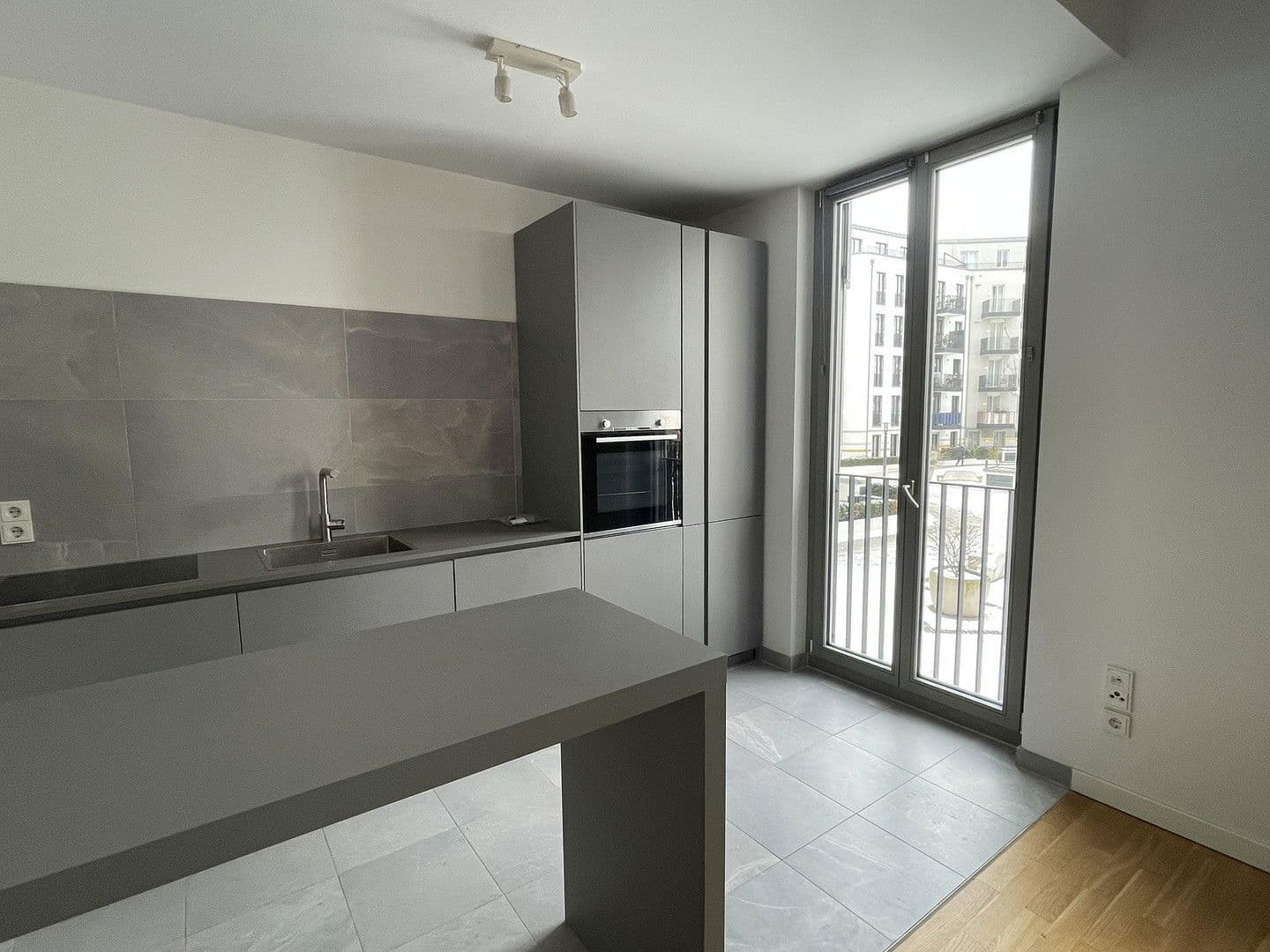 Prenájom bytu 2-izbový 54 m², Wilhelm-Caspar-Wegely-Platz 4, Berlin, Berlín Prenájom bytu 2-izbový 54 m², Wilhelm-Caspar-Wegely-Platz 4, Berlin, Berlín