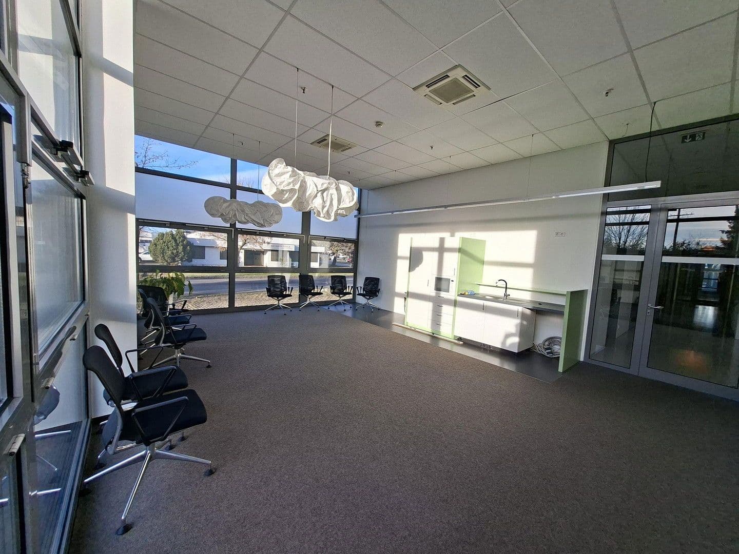 Prenájom kancelárie 371 m², Weil am Rhein, Bádensko-Wurttembersko Prenájom kancelárie 371 m², Weil am Rhein, Bádensko-Wurttembersko