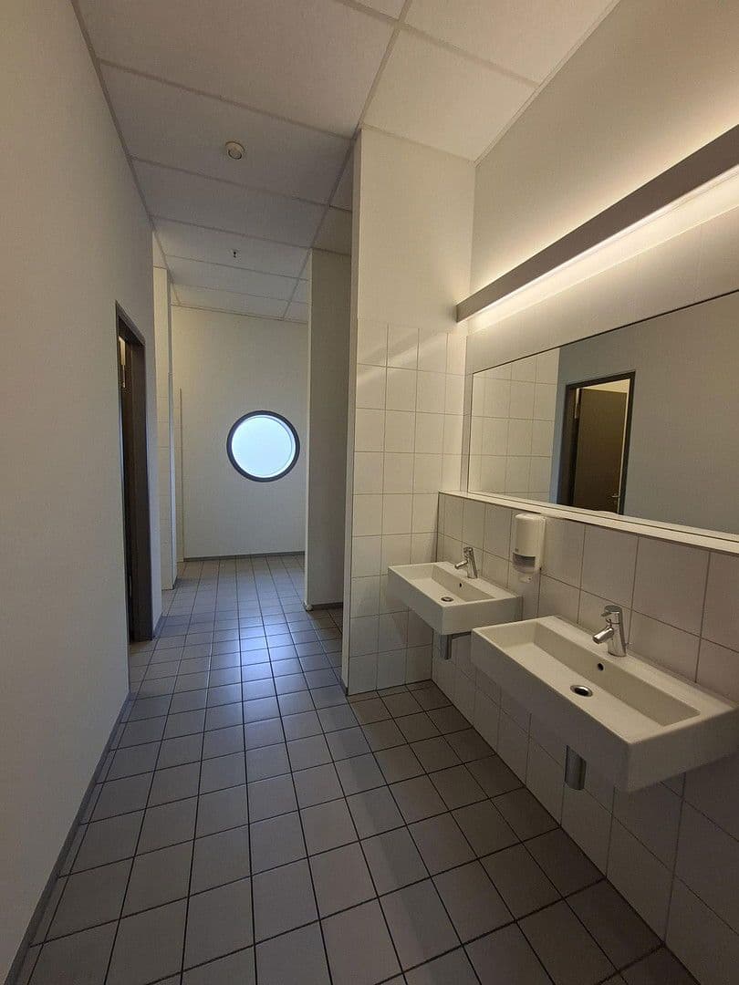 Prenájom kancelárie 371 m², Weil am Rhein, Bádensko-Wurttembersko Prenájom kancelárie 371 m², Weil am Rhein, Bádensko-Wurttembersko