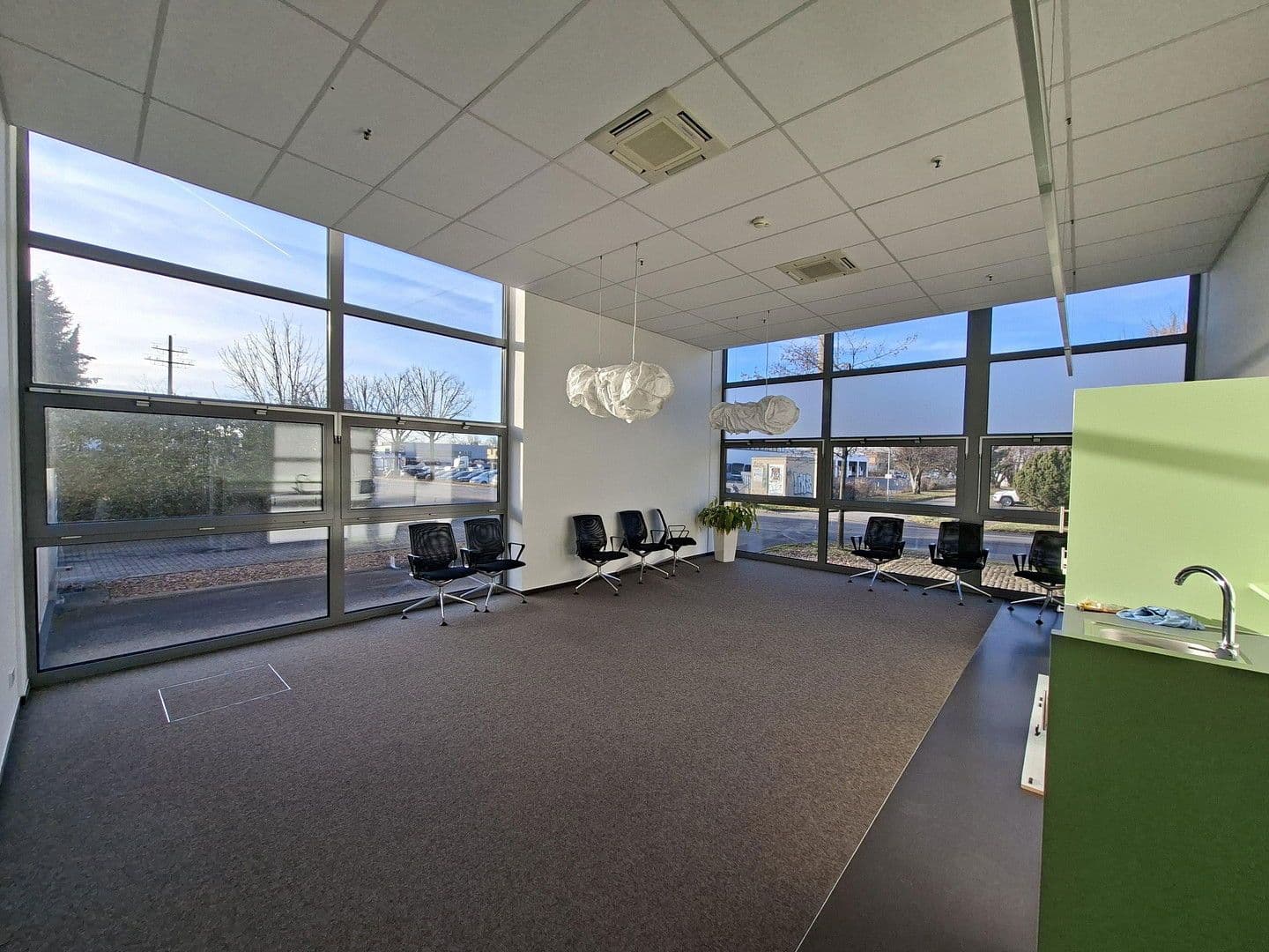 Prenájom kancelárie 371 m², Weil am Rhein, Bádensko-Wurttembersko Prenájom kancelárie 371 m², Weil am Rhein, Bádensko-Wurttembersko