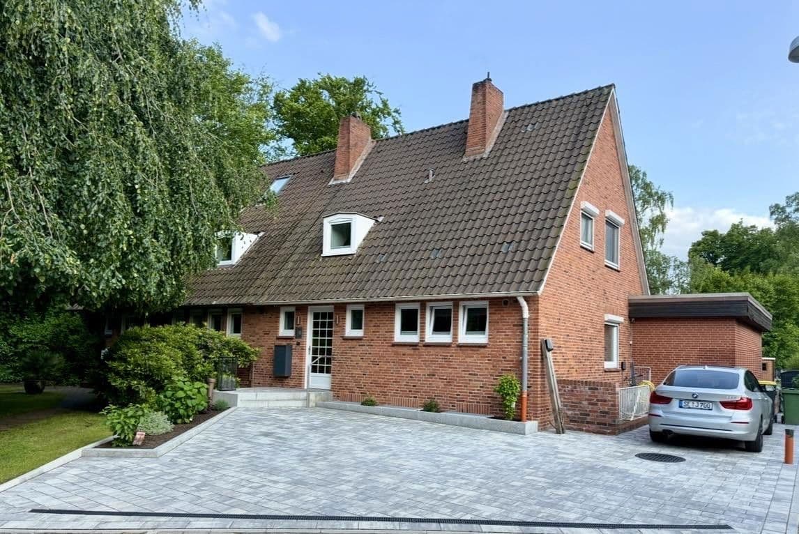 Predaj domu 125 m², pozemek 718 m², Neumünster, Šlezvicko-Holštajnsko Predaj domu 125 m², pozemek 718 m², Neumünster, Šlezvicko-Holštajnsko