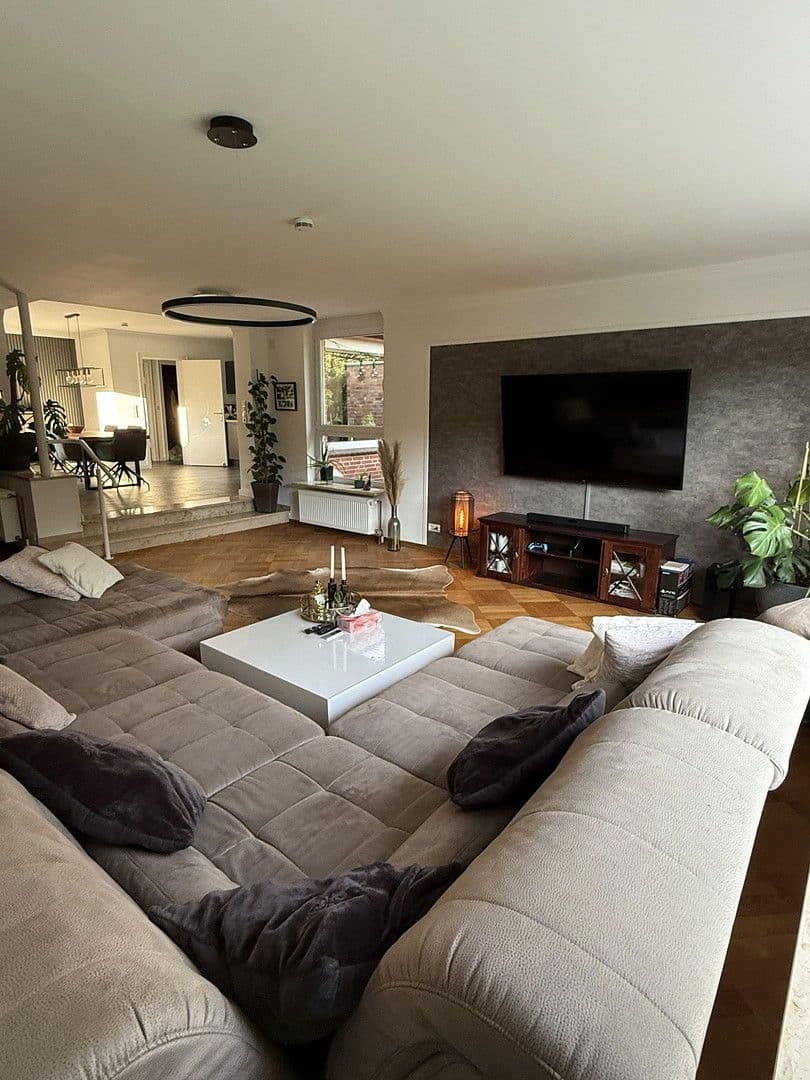 Predaj domu 125 m², pozemek 718 m², Neumünster, Šlezvicko-Holštajnsko Predaj domu 125 m², pozemek 718 m², Neumünster, Šlezvicko-Holštajnsko