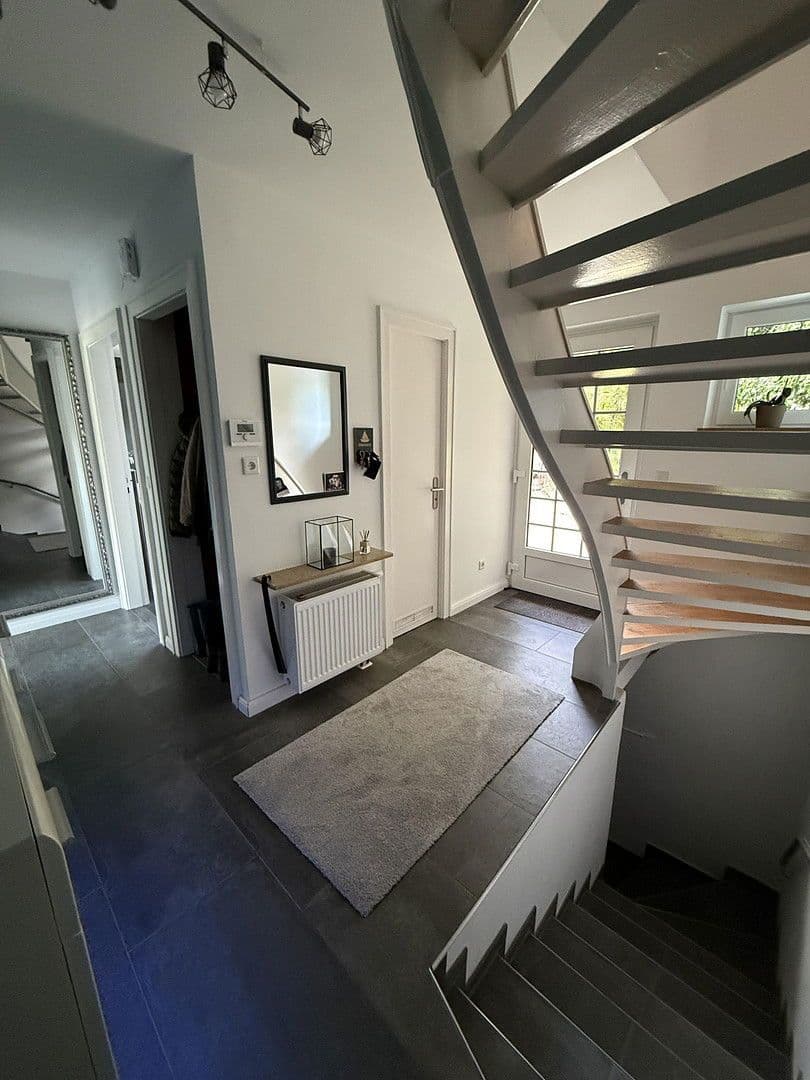 Predaj domu 125 m², pozemek 718 m², Neumünster, Šlezvicko-Holštajnsko Predaj domu 125 m², pozemek 718 m², Neumünster, Šlezvicko-Holštajnsko