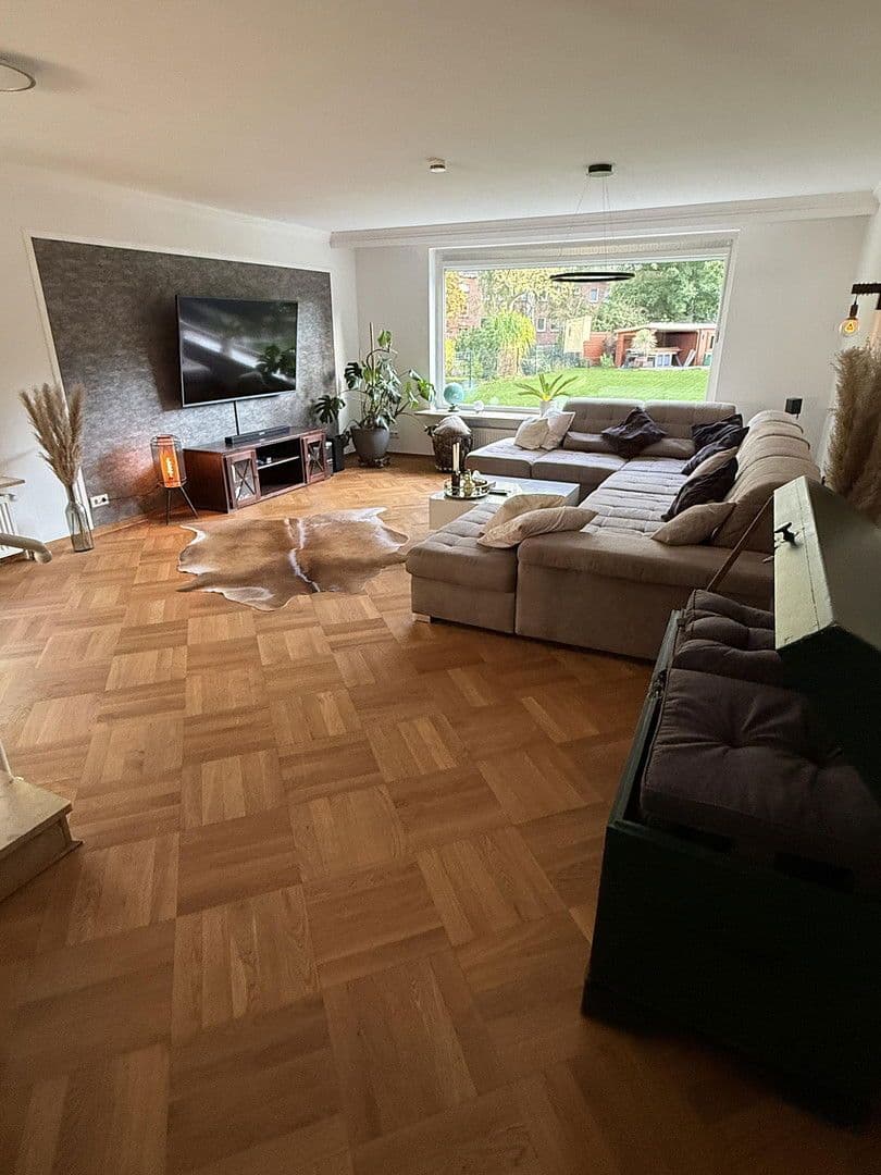 Predaj domu 125 m², pozemek 718 m², Neumünster, Šlezvicko-Holštajnsko Predaj domu 125 m², pozemek 718 m², Neumünster, Šlezvicko-Holštajnsko