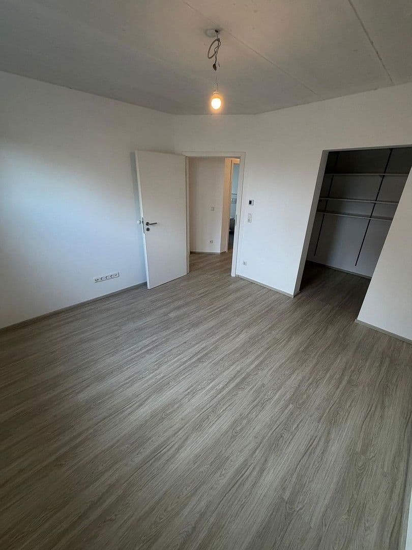 Predaj bytu 3-izbový 90 m², Biebesheim am Rhein, Hesensko Predaj bytu 3-izbový 90 m², Biebesheim am Rhein, Hesensko
