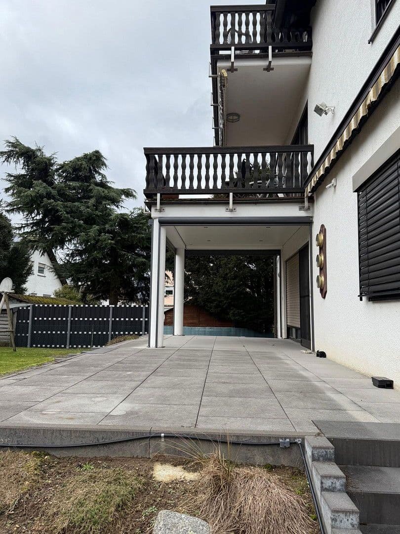 Prenájom bytu 2-izbový 93 m², Raunheim, Hesensko Prenájom bytu 2-izbový 93 m², Raunheim, Hesensko