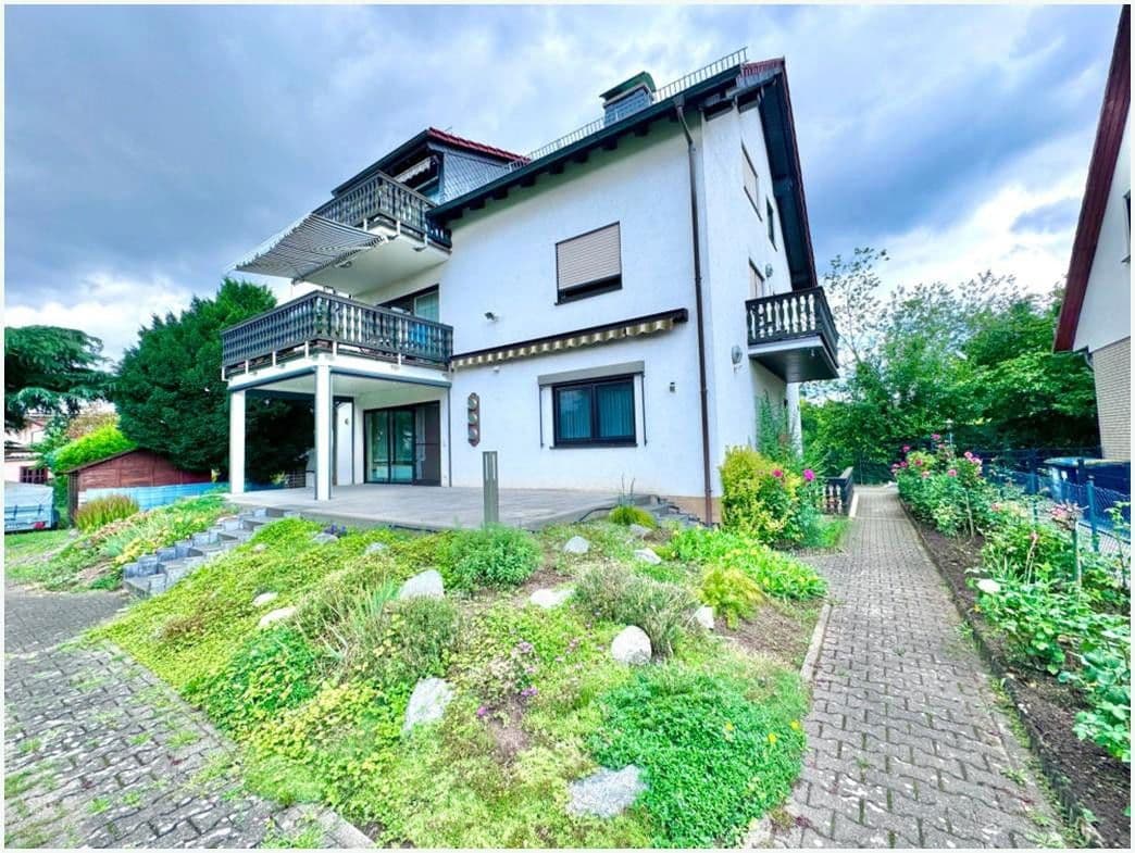 Prenájom bytu 2-izbový 93 m², Raunheim, Hesensko Prenájom bytu 2-izbový 93 m², Raunheim, Hesensko