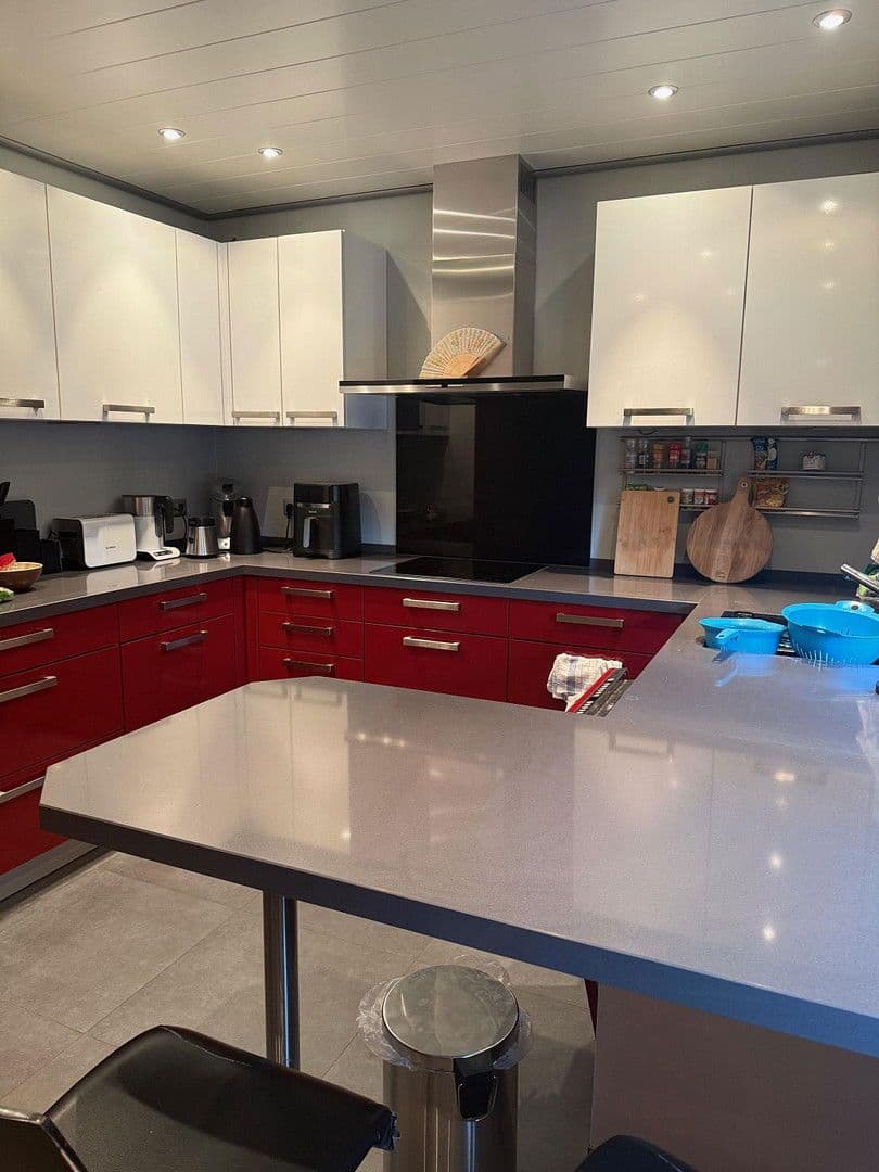 Prenájom bytu 2-izbový 93 m², Raunheim, Hesensko Prenájom bytu 2-izbový 93 m², Raunheim, Hesensko