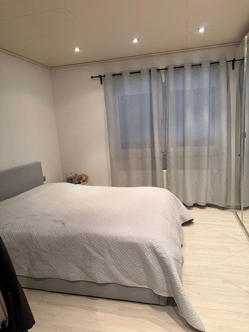 Prenájom bytu 2-izbový 93 m², Raunheim, Hesensko Prenájom bytu 2-izbový 93 m², Raunheim, Hesensko