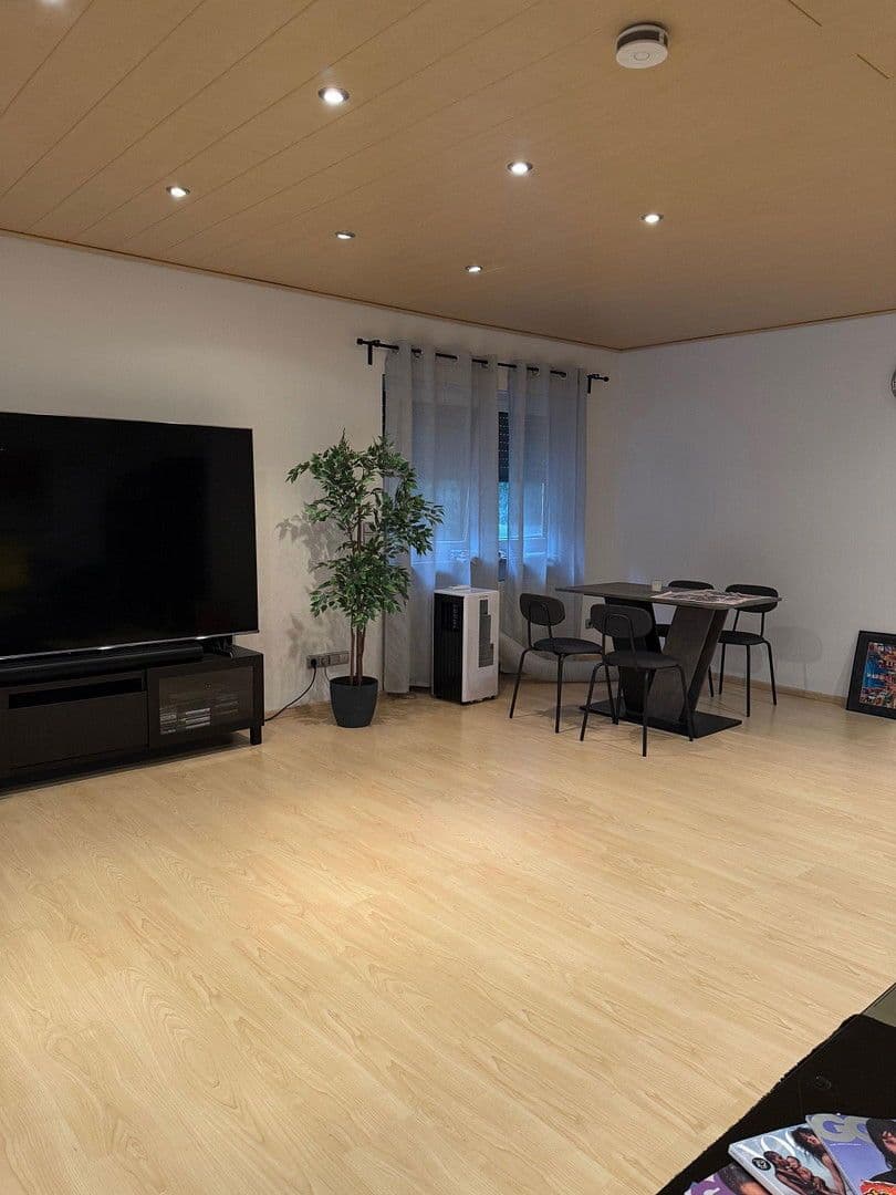 Prenájom bytu 2-izbový 93 m², Raunheim, Hesensko Prenájom bytu 2-izbový 93 m², Raunheim, Hesensko
