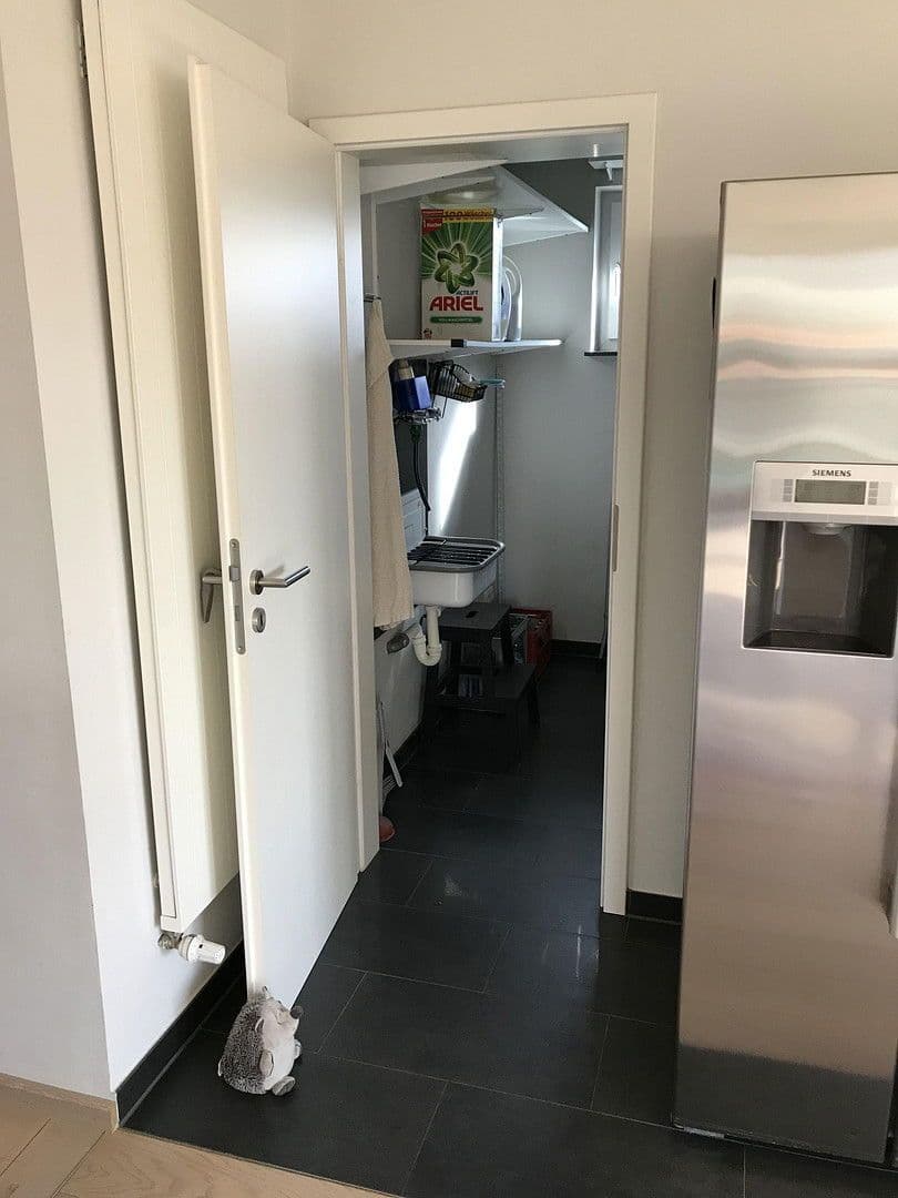 Predaj domu 300 m², pozemek 458 m², Groß-Zimmern, Hesensko Predaj domu 300 m², pozemek 458 m², Groß-Zimmern, Hesensko