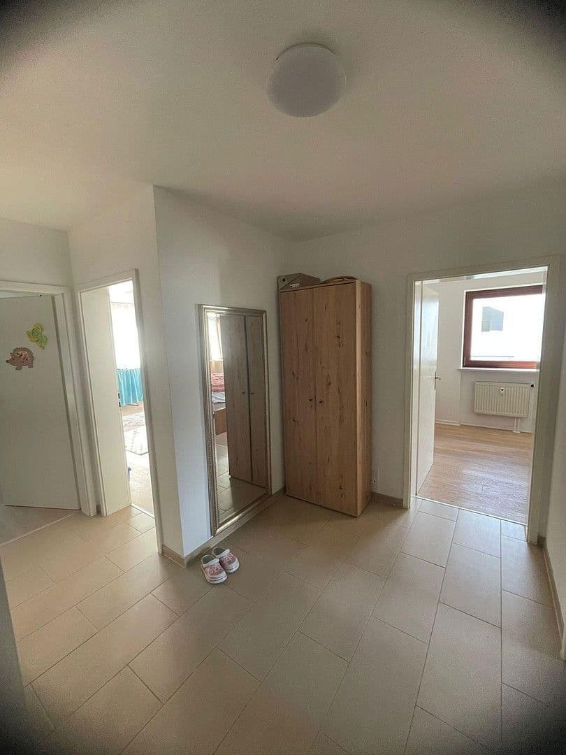 Prenájom bytu 3-izbový 75 m², Polkostr.38a, München, Bavorsko Prenájom bytu 3-izbový 75 m², Polkostr.38a, München, Bavorsko