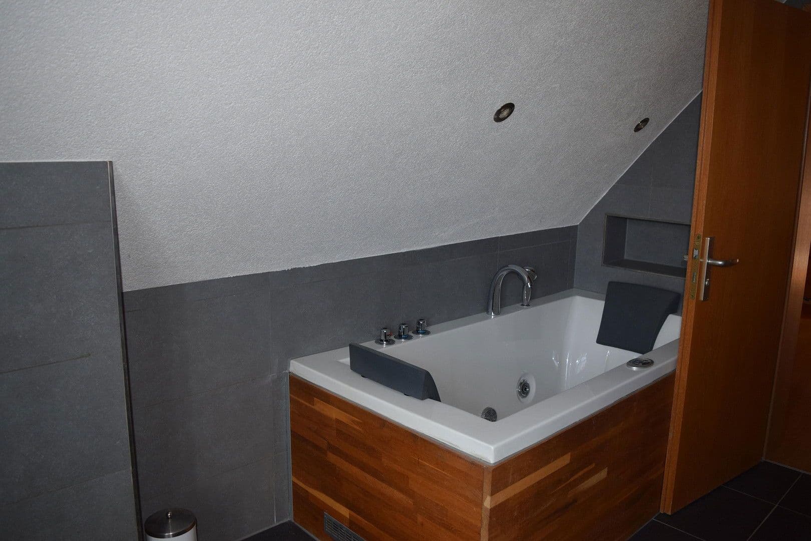 Predaj domu 450 m², pozemek 763 m², Oberreichenbach, Bavorsko Predaj domu 450 m², pozemek 763 m², Oberreichenbach, Bavorsko