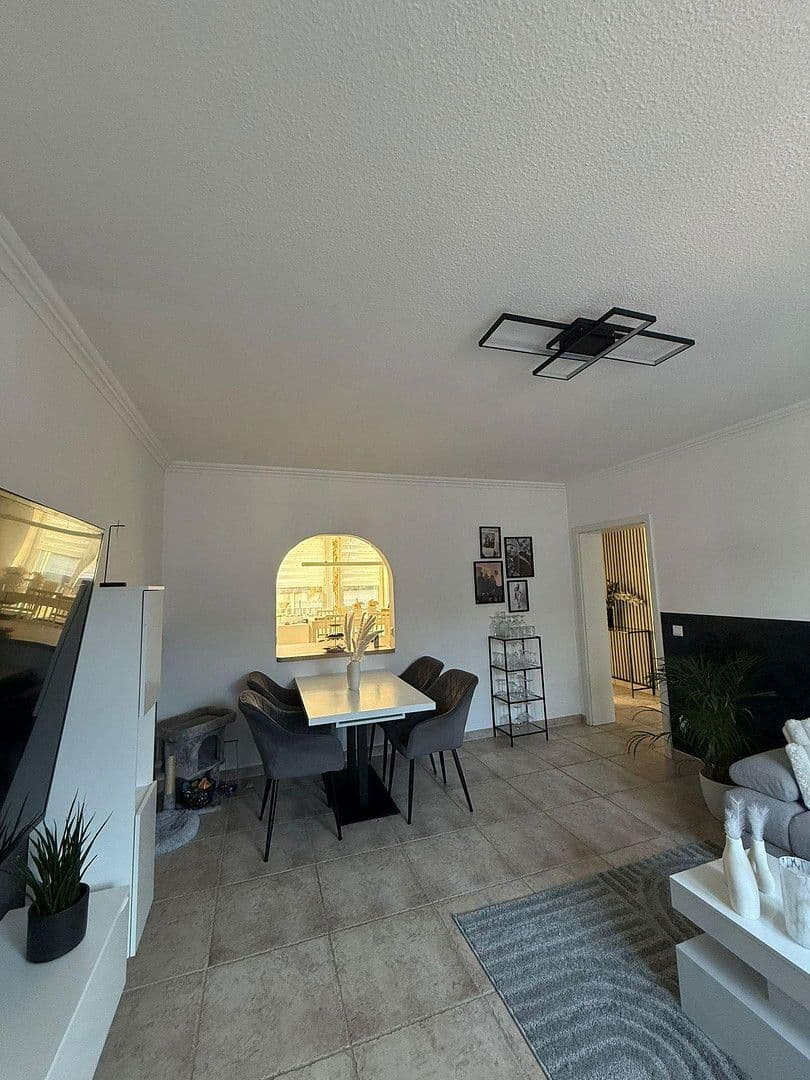 Prenájom bytu 2-izbový 60 m², Moers, Severné Porýnie - Westfálsko Prenájom bytu 2-izbový 60 m², Moers, Severné Porýnie - Westfálsko