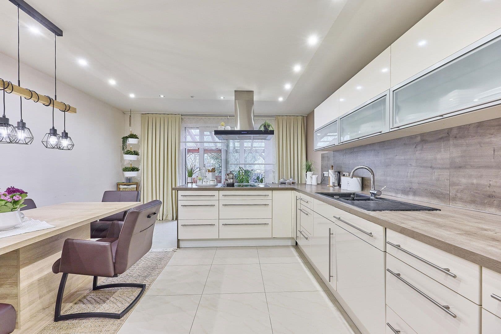 Predaj domu 180 m², pozemek 326 m², Christoph-Kröwerath-Str., 31, Ludwigshafen, Porýnie-Falcko Predaj domu 180 m², pozemek 326 m², Christoph-Kröwerath-Str., 31, Ludwigshafen, Porýnie-Falcko