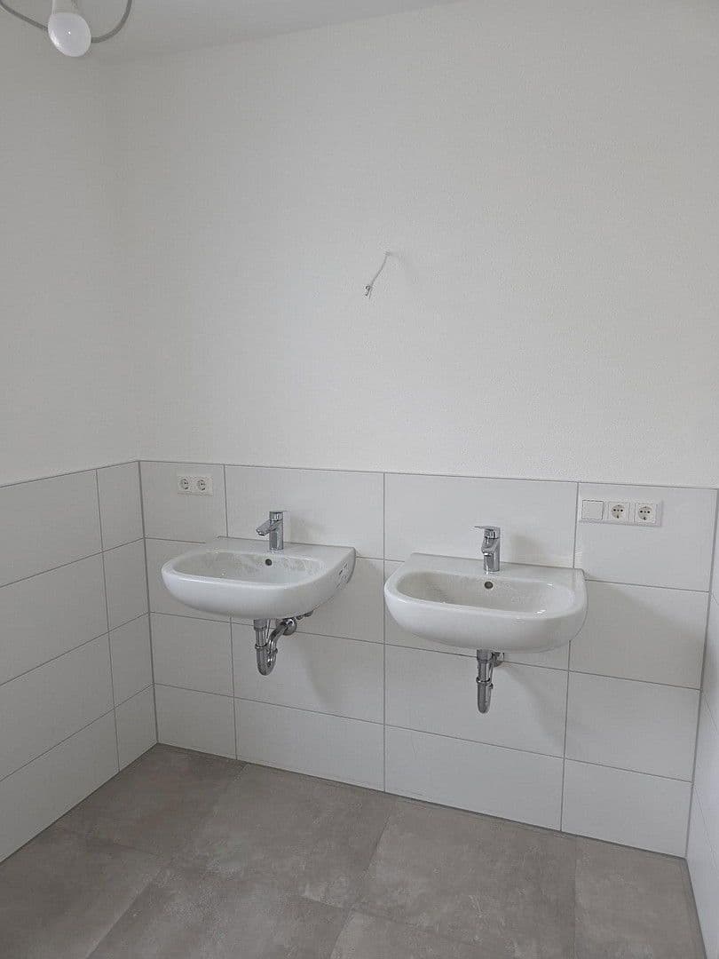 Prenájom bytu 3-izbový 86 m², Eberstadt, Bádensko-Wurttembersko Prenájom bytu 3-izbový 86 m², Eberstadt, Bádensko-Wurttembersko