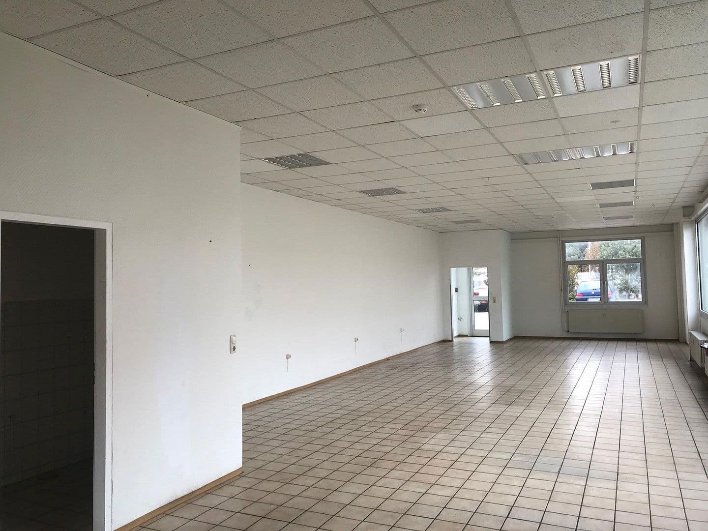 Prenájom nebytového priestoru 104 m², Strehla, Sasko Prenájom nebytového priestoru 104 m², Strehla, Sasko