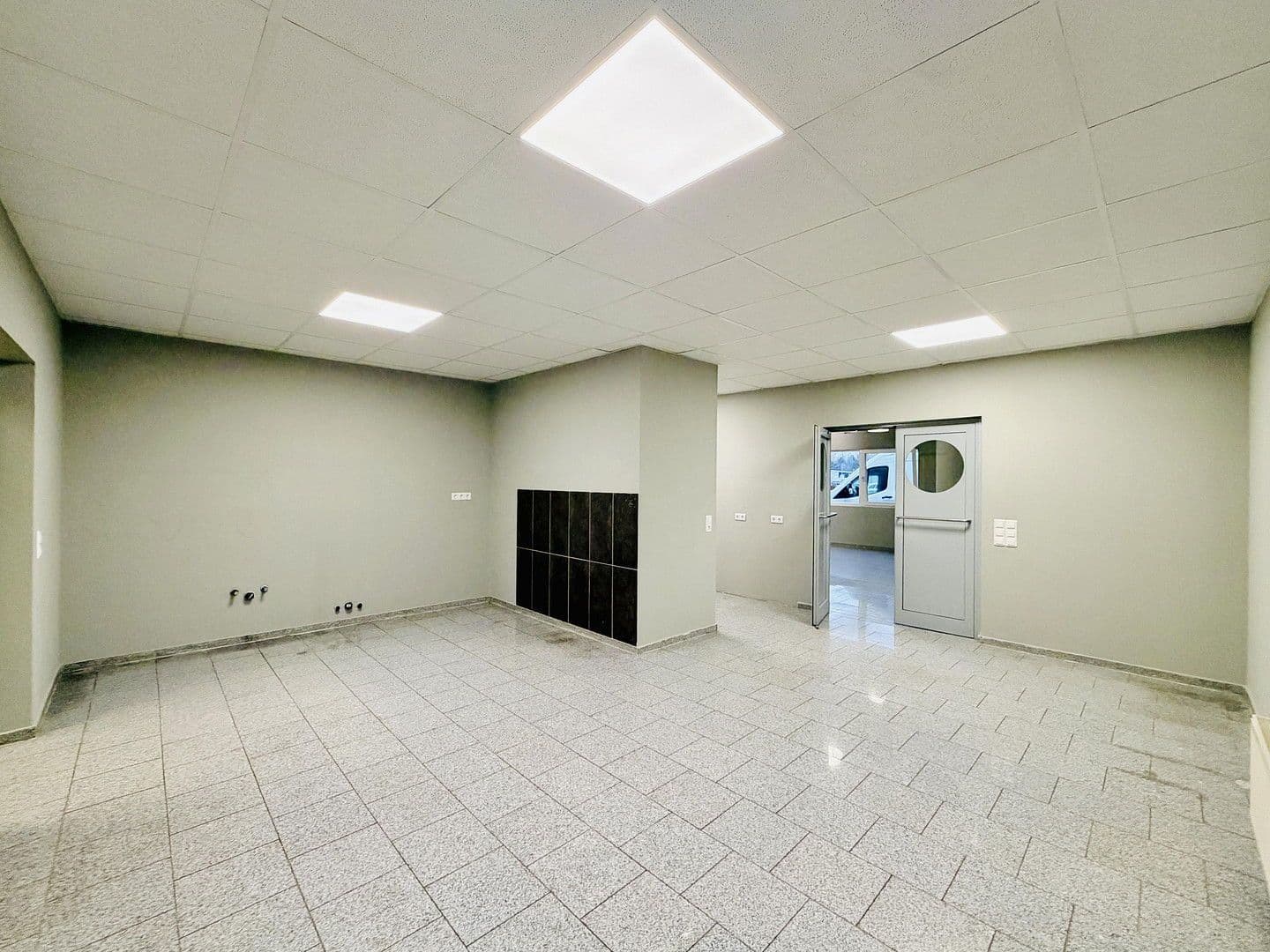 Prenájom nebytového priestoru 230 m², Draisstraße 1, Karlsbad, Bádensko-Wurttembersko Prenájom nebytového priestoru 230 m², Draisstraße 1, Karlsbad, Bádensko-Wurttembersko