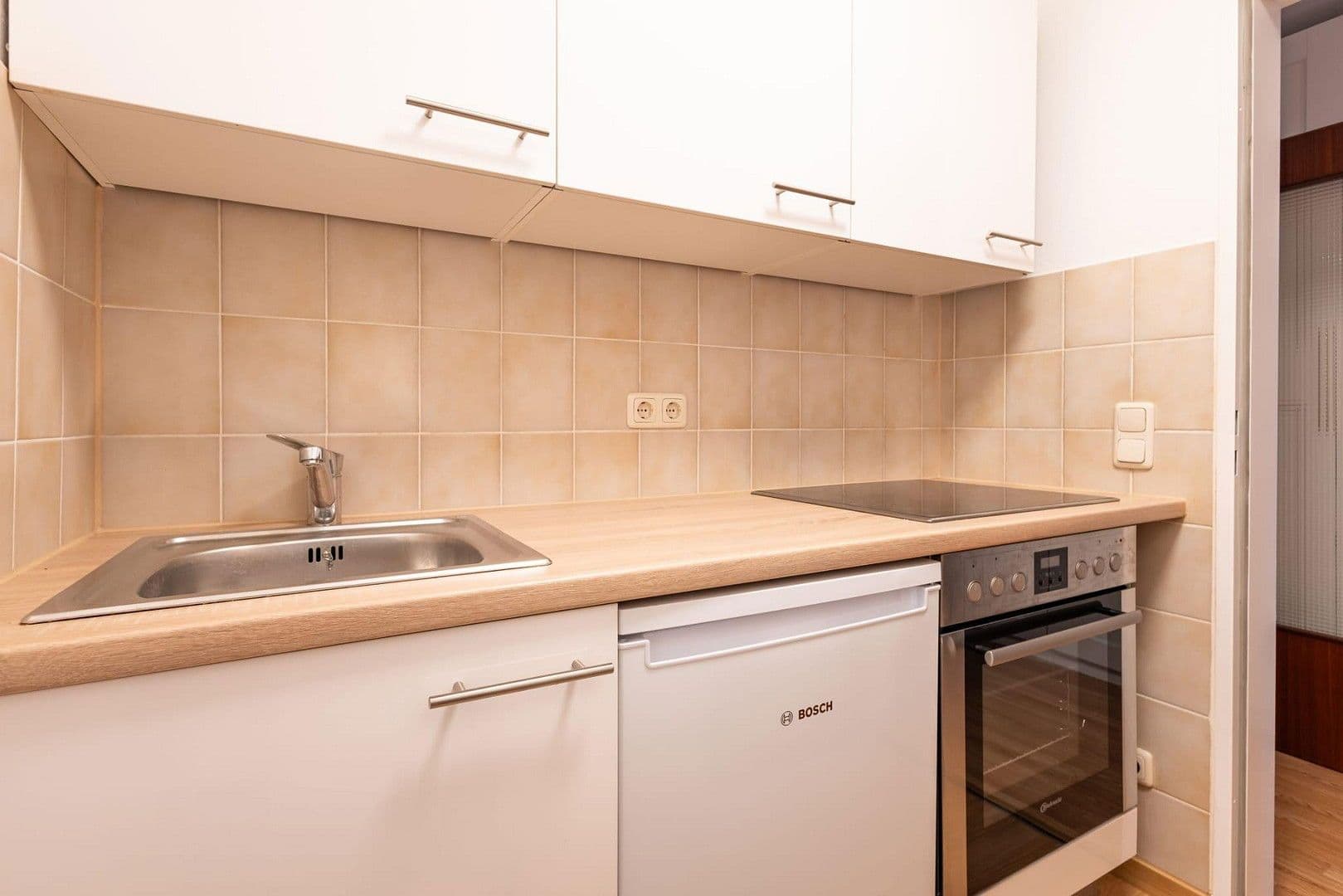 Prenájom bytu 1-izbový 33 m², Schleißheimer Str. 297, München, Bavorsko Prenájom bytu 1-izbový 33 m², Schleißheimer Str. 297, München, Bavorsko