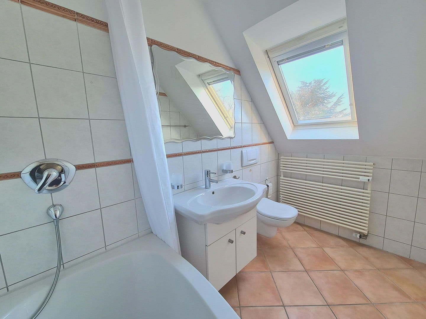 Predaj bytu 3-izbový 78 m², Bockumer Str. 360, Düsseldorf, Severné Porýnie - Westfálsko Predaj bytu 3-izbový 78 m², Bockumer Str. 360, Düsseldorf, Severné Porýnie - Westfálsko