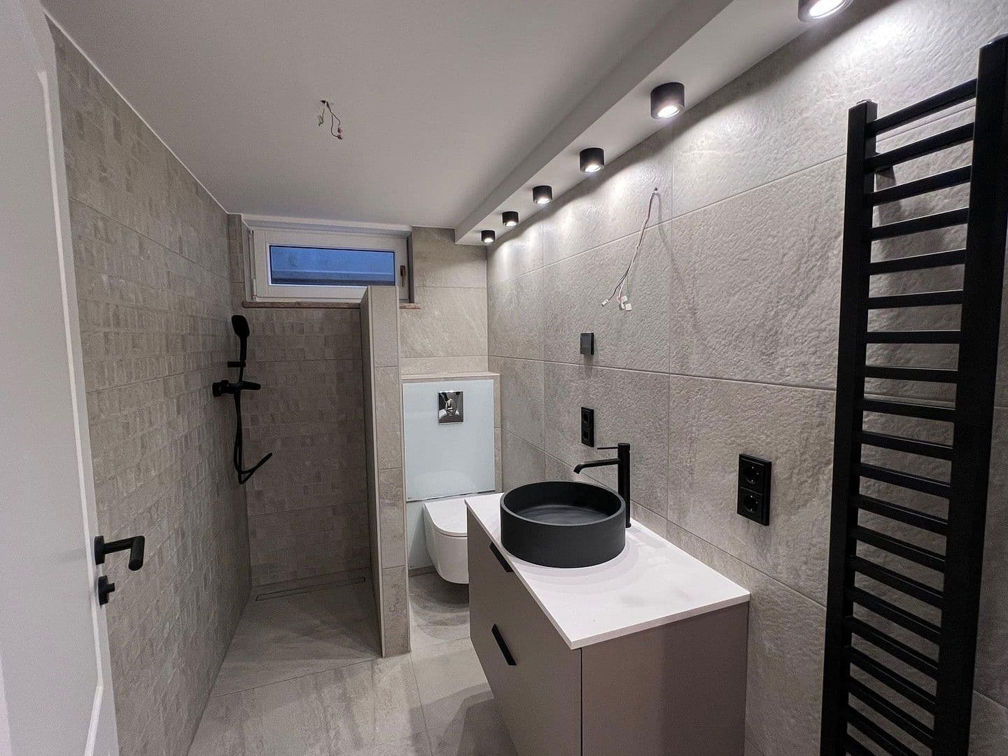 Prenájom bytu 3-izbový 126 m², München, Bavorsko Prenájom bytu 3-izbový 126 m², München, Bavorsko