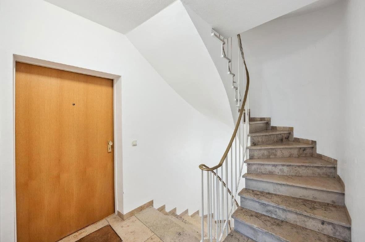 Prenájom bytu 3-izbový 126 m², München, Bavorsko Prenájom bytu 3-izbový 126 m², München, Bavorsko