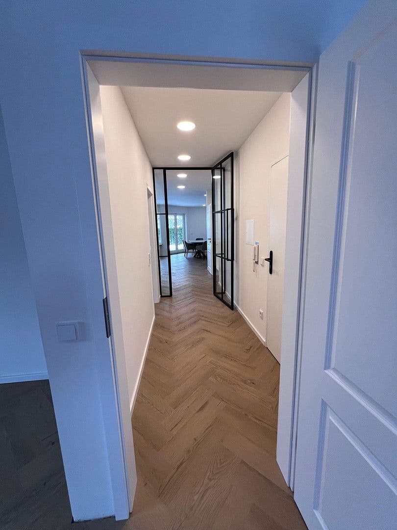 Prenájom bytu 3-izbový 126 m², München, Bavorsko Prenájom bytu 3-izbový 126 m², München, Bavorsko