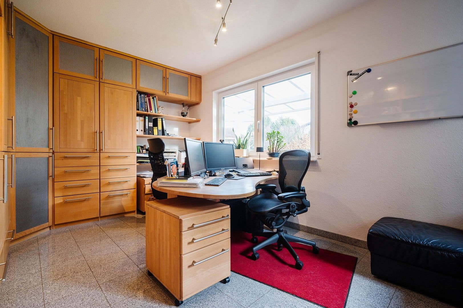 Predaj domu 240 m², pozemek 627 m², Wingertsweg 4, Roßdorf, Hesensko Predaj domu 240 m², pozemek 627 m², Wingertsweg 4, Roßdorf, Hesensko