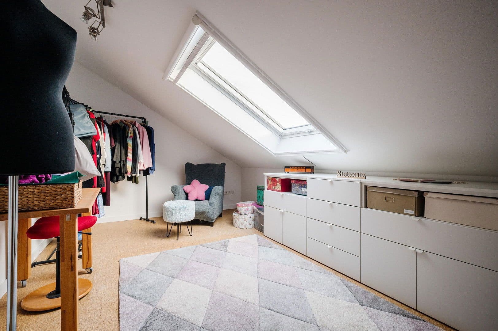 Predaj domu 240 m², pozemek 627 m², Wingertsweg 4, Roßdorf, Hesensko Predaj domu 240 m², pozemek 627 m², Wingertsweg 4, Roßdorf, Hesensko