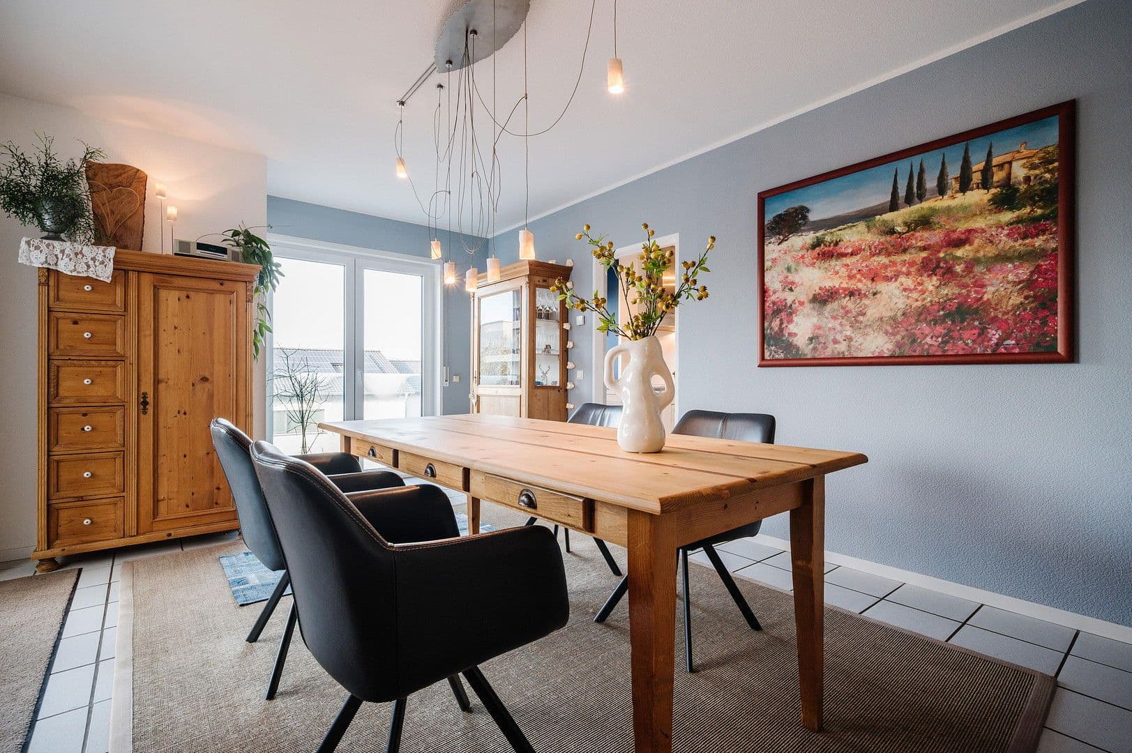 Predaj domu 240 m², pozemek 627 m², Wingertsweg 4, Roßdorf, Hesensko Predaj domu 240 m², pozemek 627 m², Wingertsweg 4, Roßdorf, Hesensko