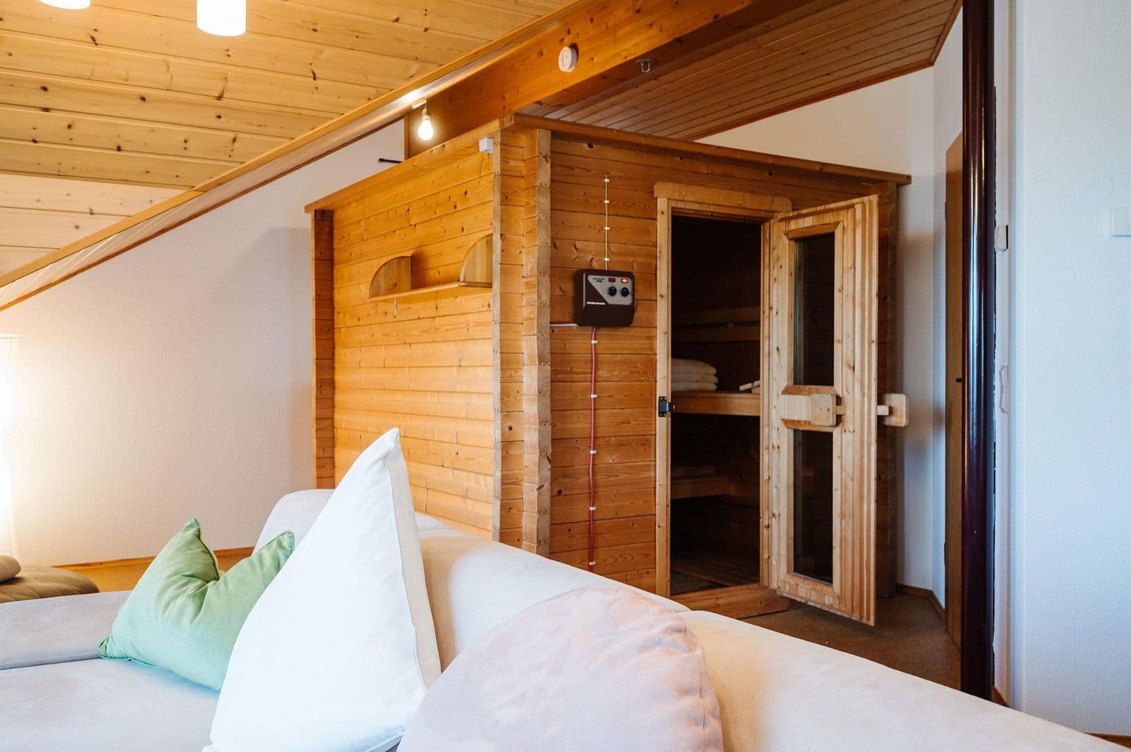 Predaj domu 240 m², pozemek 627 m², Wingertsweg 4, Roßdorf, Hesensko Predaj domu 240 m², pozemek 627 m², Wingertsweg 4, Roßdorf, Hesensko