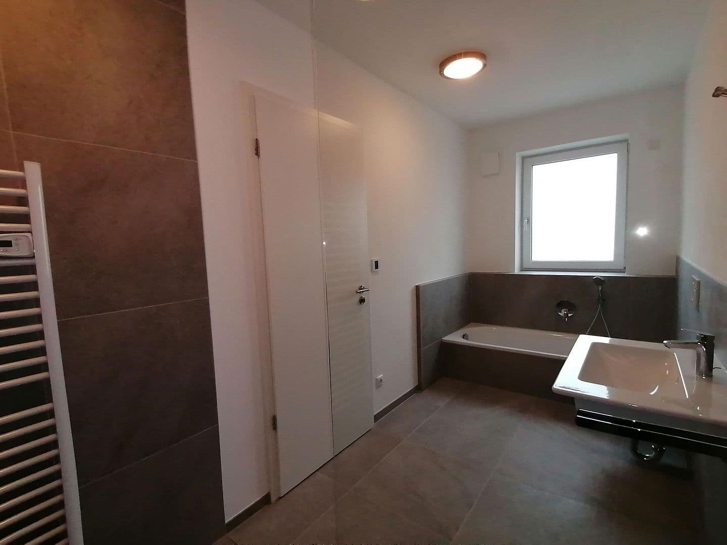 Prenájom domu 186 m², pozemek 537 m², Biberweg 18, Abensberg, Bavorsko Prenájom domu 186 m², pozemek 537 m², Biberweg 18, Abensberg, Bavorsko