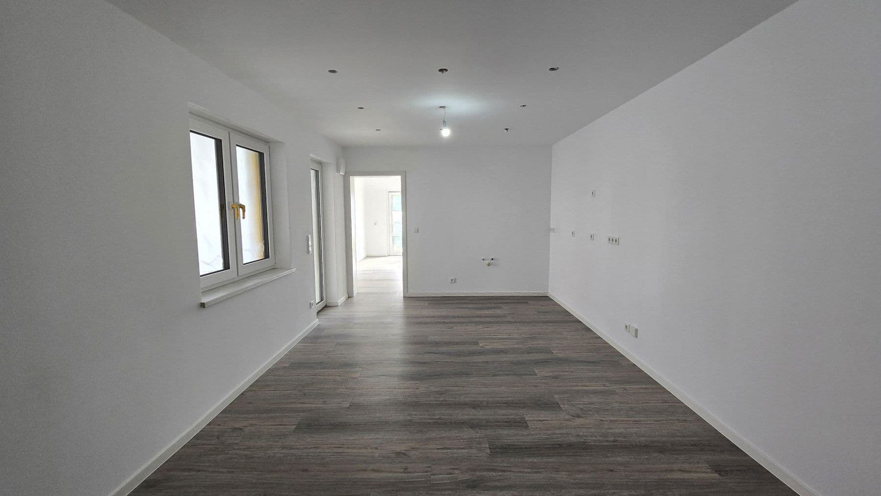 Prenájom bytu 3-izbový 80 m², Römerberg, Porýnie-Falcko Prenájom bytu 3-izbový 80 m², Römerberg, Porýnie-Falcko