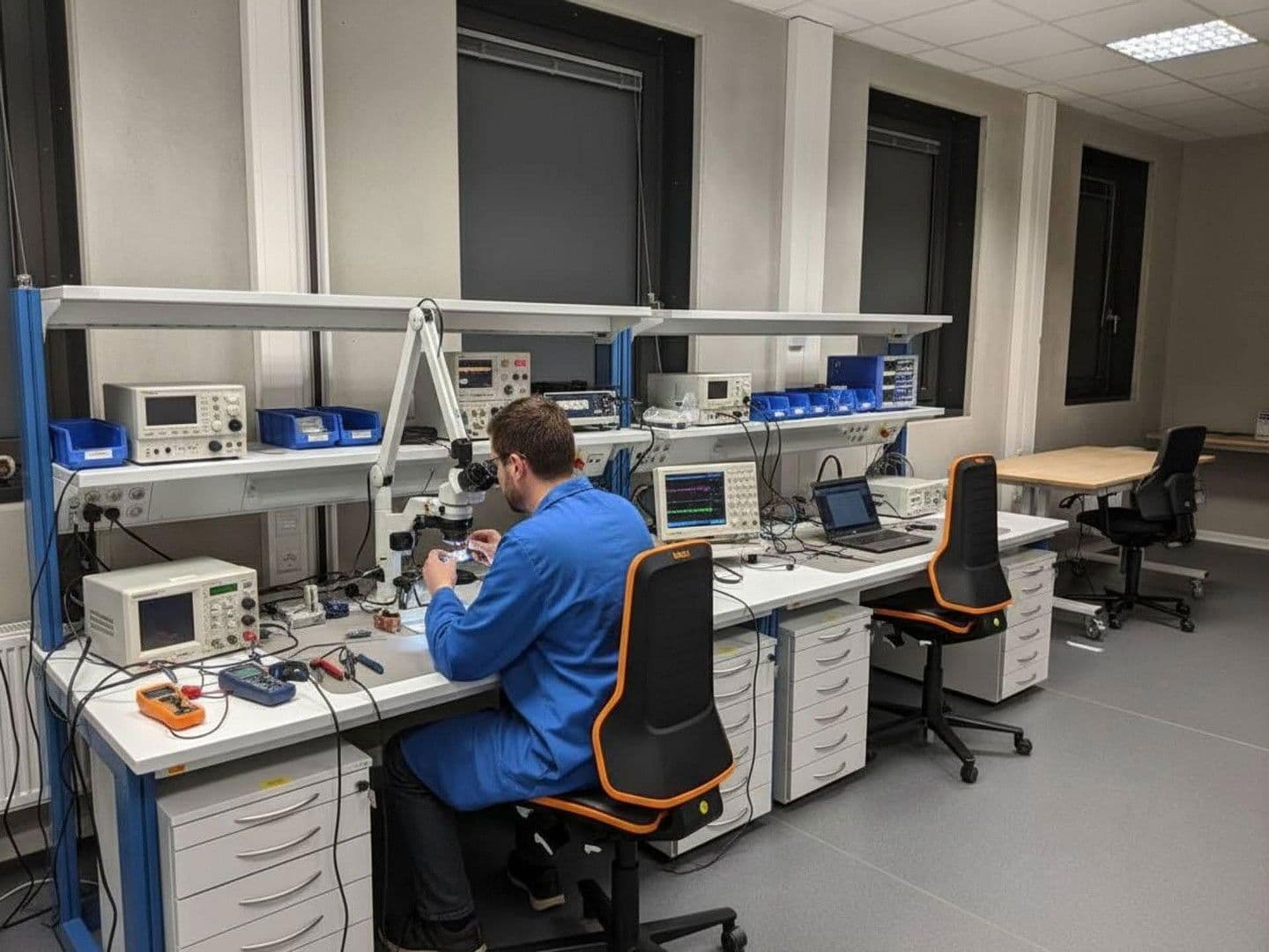 Prenájom kancelárie 2.800 m², Alemannenstrasse 19, Heimsheim, Bádensko-Wurttembersko Prenájom kancelárie 2.800 m², Alemannenstrasse 19, Heimsheim, Bádensko-Wurttembersko