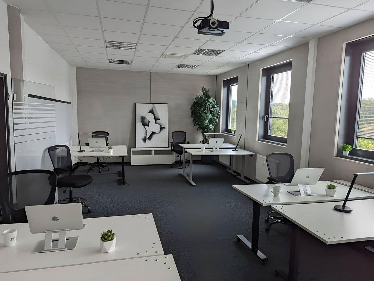 Prenájom kancelárie 2.800 m², Alemannenstrasse 19, Heimsheim, Bádensko-Wurttembersko Prenájom kancelárie 2.800 m², Alemannenstrasse 19, Heimsheim, Bádensko-Wurttembersko