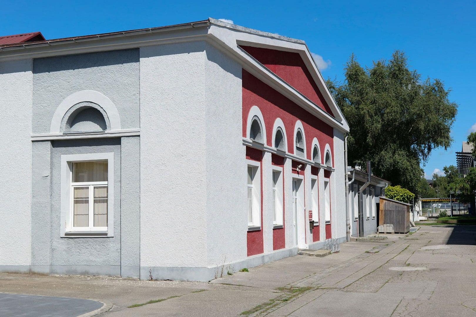 Prenájom nebytového priestoru 4.000 m², Töging, Bavorsko Prenájom nebytového priestoru 4.000 m², Töging, Bavorsko