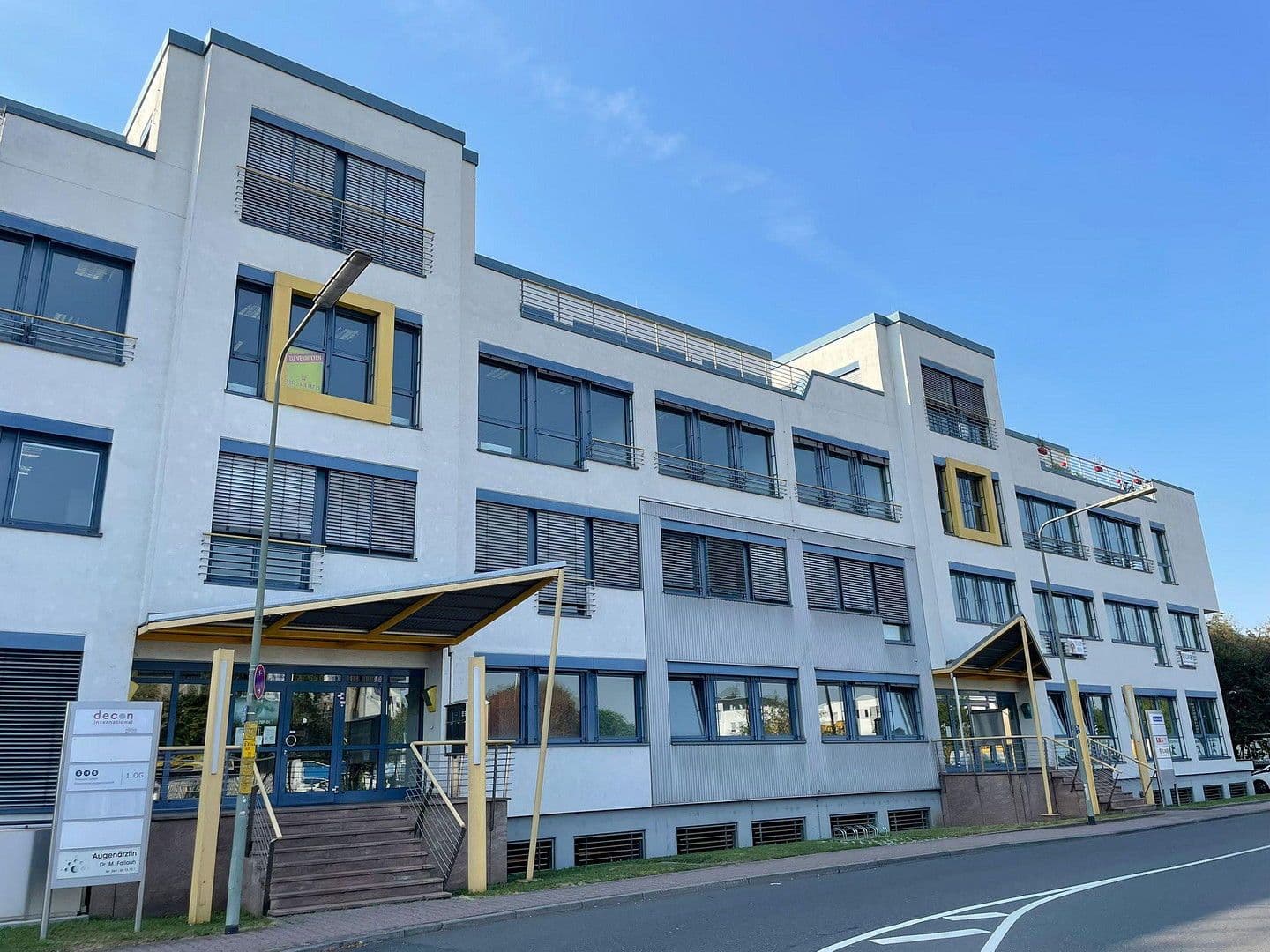 Prenájom kancelárie 84 m², Berner Str. 71, Frankfurt - Nieder-Eschbach, Hesensko Prenájom kancelárie 84 m², Berner Str. 71, Frankfurt - Nieder-Eschbach, Hesensko