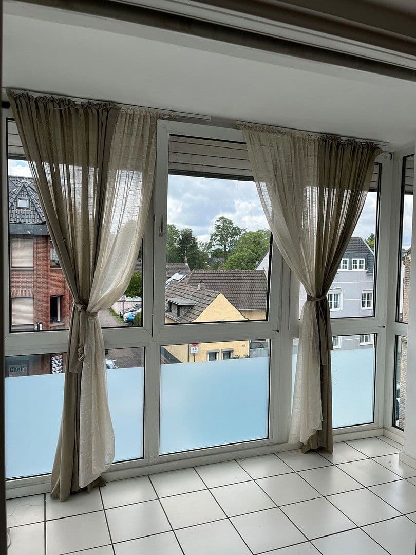 Prenájom bytu 2-izbový 55 m², Frankfurter Str. 214, Köln, Severné Porýnie - Westfálsko Prenájom bytu 2-izbový 55 m², Frankfurter Str. 214, Köln, Severné Porýnie - Westfálsko