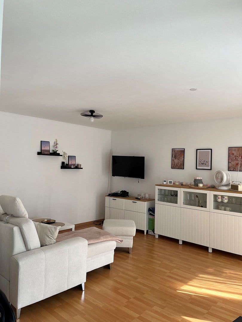 Prenájom bytu 2-izbový 55 m², Frankfurter Str. 214, Köln, Severné Porýnie - Westfálsko Prenájom bytu 2-izbový 55 m², Frankfurter Str. 214, Köln, Severné Porýnie - Westfálsko