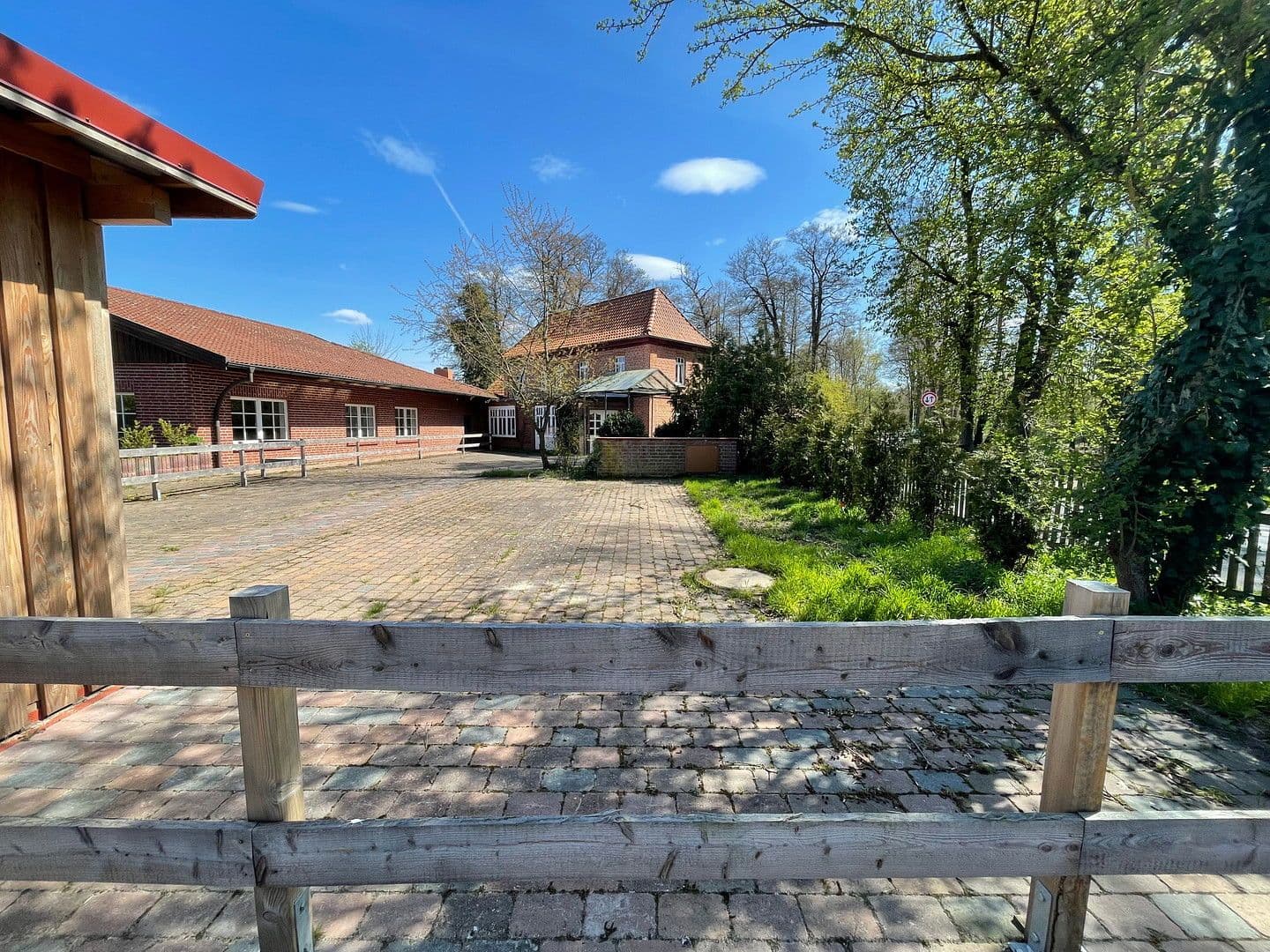 Prenájom domu 227 m², pozemek 550 m², An der Alpe 2, Neustadt am Rübenberge, Dolné Sasko Prenájom domu 227 m², pozemek 550 m², An der Alpe 2, Neustadt am Rübenberge, Dolné Sasko