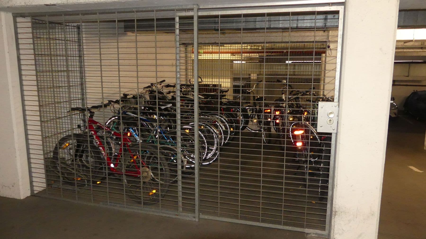 Prenájom bytu 2-izbový 80 m², Frickestraße 2-4, Leipzig, Sasko Prenájom bytu 2-izbový 80 m², Frickestraße 2-4, Leipzig, Sasko